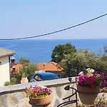 Apartament Tsonos
