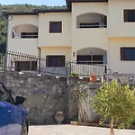 Apartament Tsonos